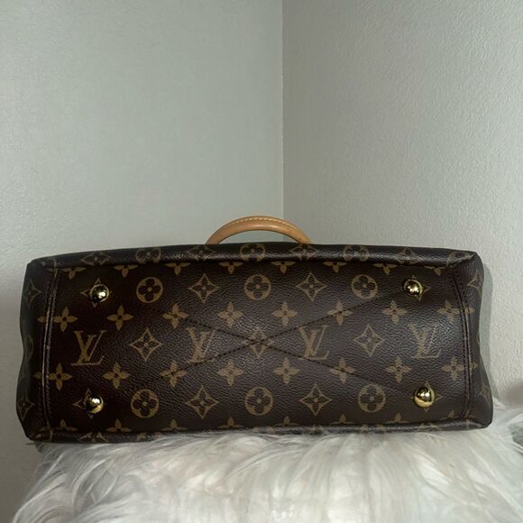Louis Vuitton Pallas MM Monogram - Picture 9 of 16
